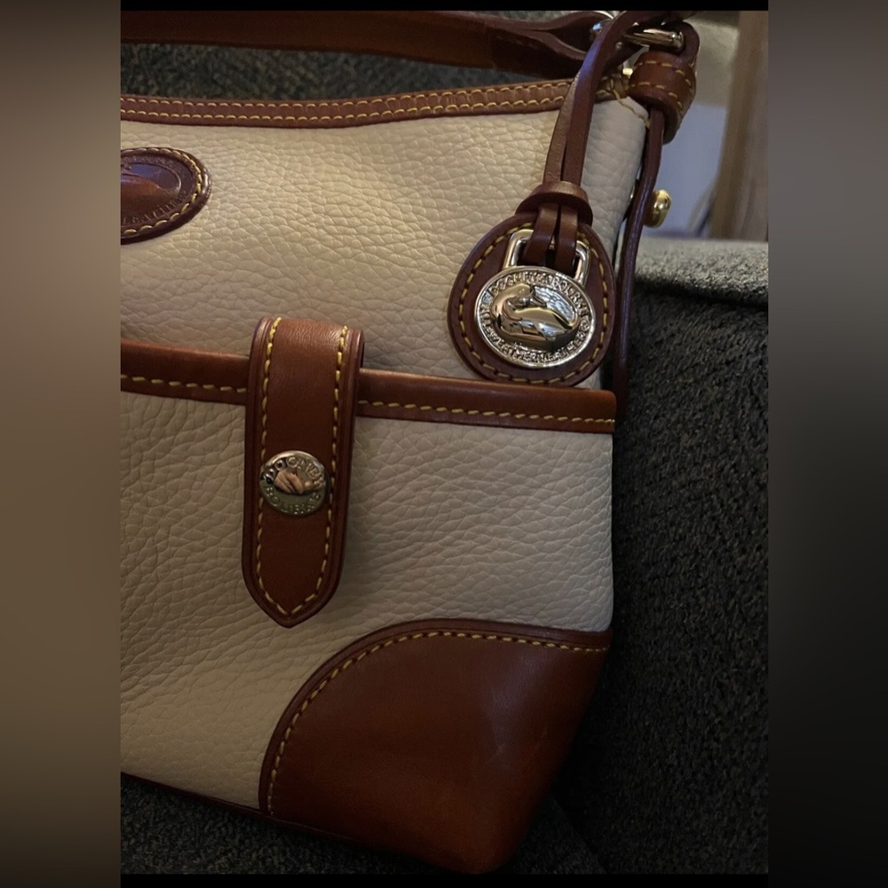 SOLD Dooney & Bourke AWL 2 crossbody letter carrier. Offers welcome! - Picture 6 of 10